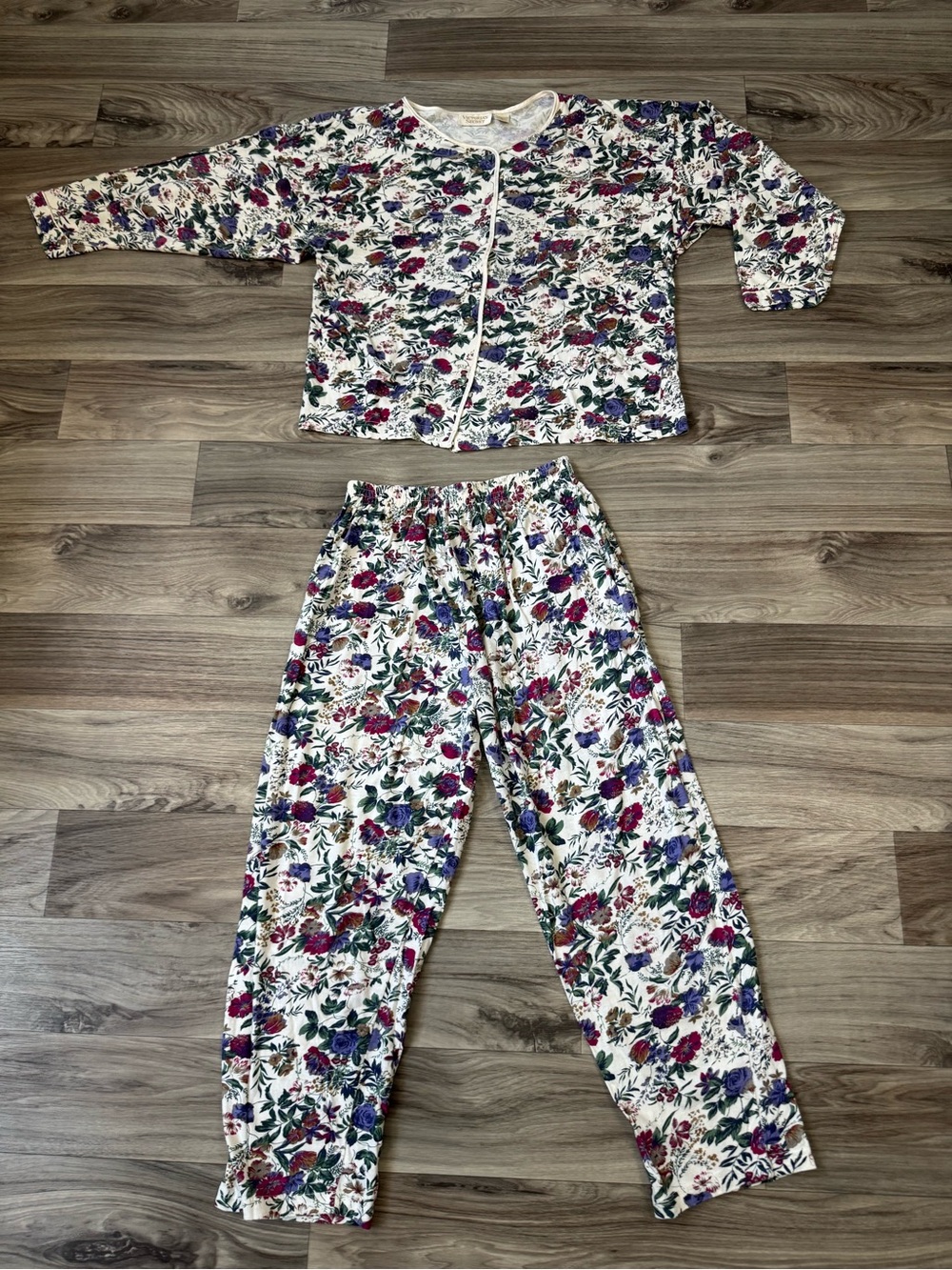 Victoria Secret Gold Label 100% Cotton Purple Floral Pajama Set Size Small